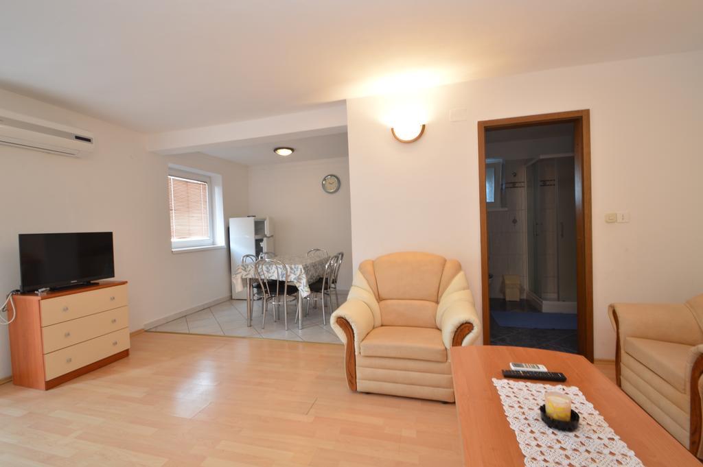 Apartmani Raic Мали-Лошинь Экстерьер фото